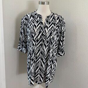 Cocomo Woman Plus 3X Black White Stretch Tunic Top Roll Tab Sleeve Shirt Blouse